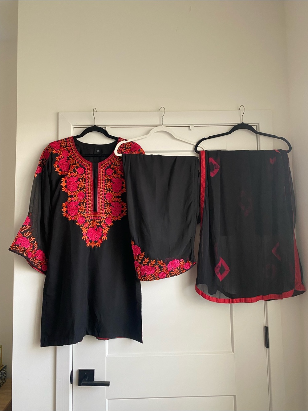 New Women Shalwar Kameez Black Embroderied Stitched M 3 Pc suit